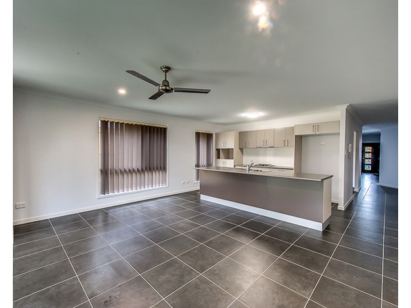 10 Berkshire Pl, Heathwood QLD 4110