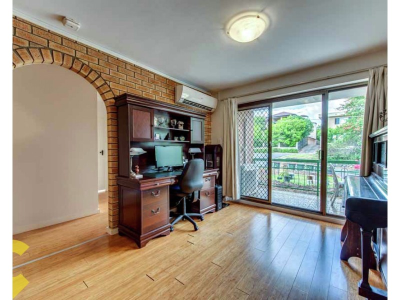 6/30 Sisley Street, St Lucia QLD 4067