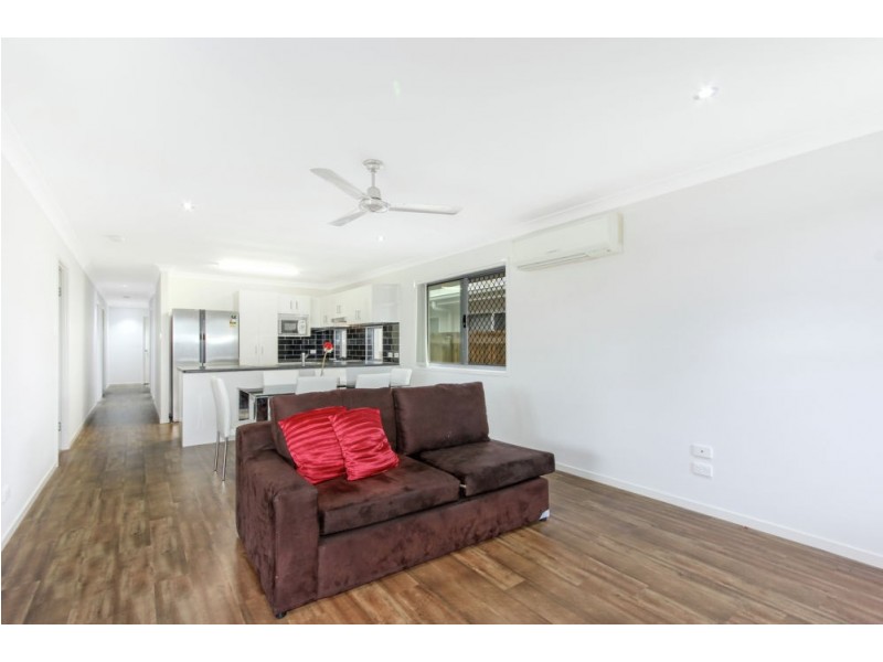 8 Edmund Close, Springfield Lakes QLD 4300