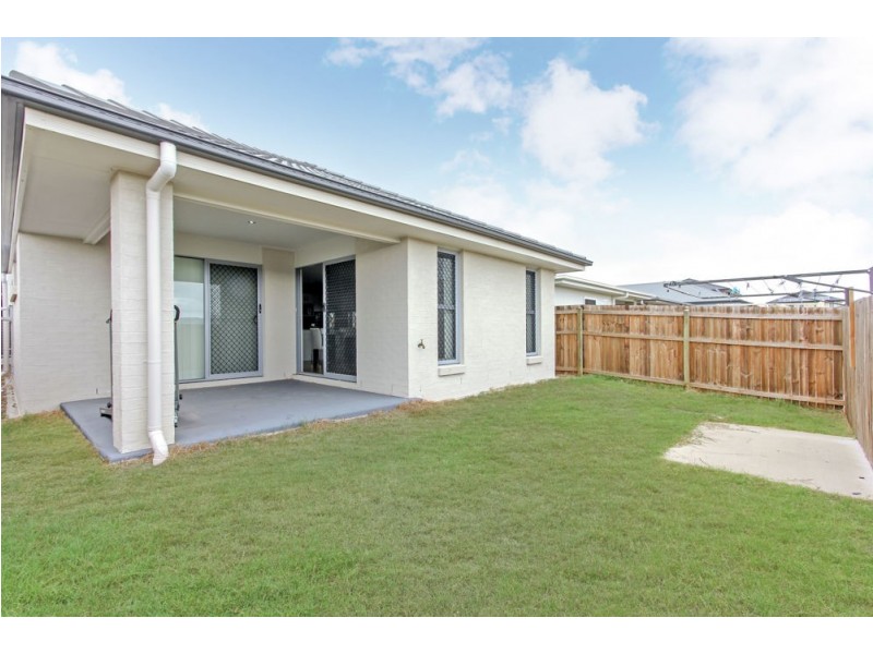 8 Edmund Close, Springfield Lakes QLD 4300