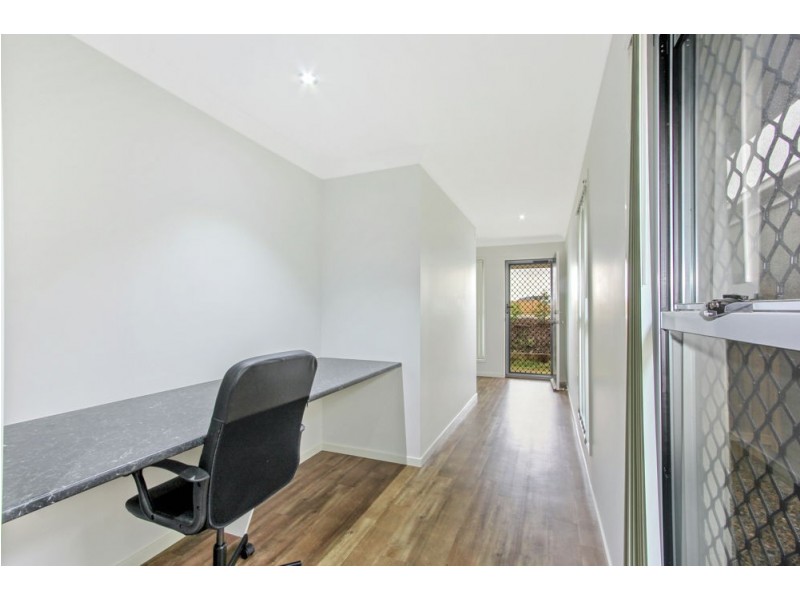 8 Edmund Close, Springfield Lakes QLD 4300