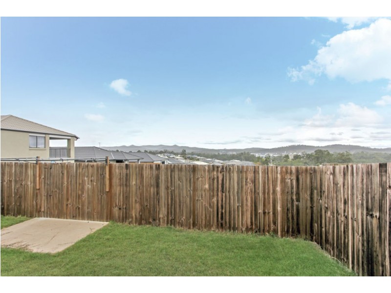 8 Edmund Close, Springfield Lakes QLD 4300