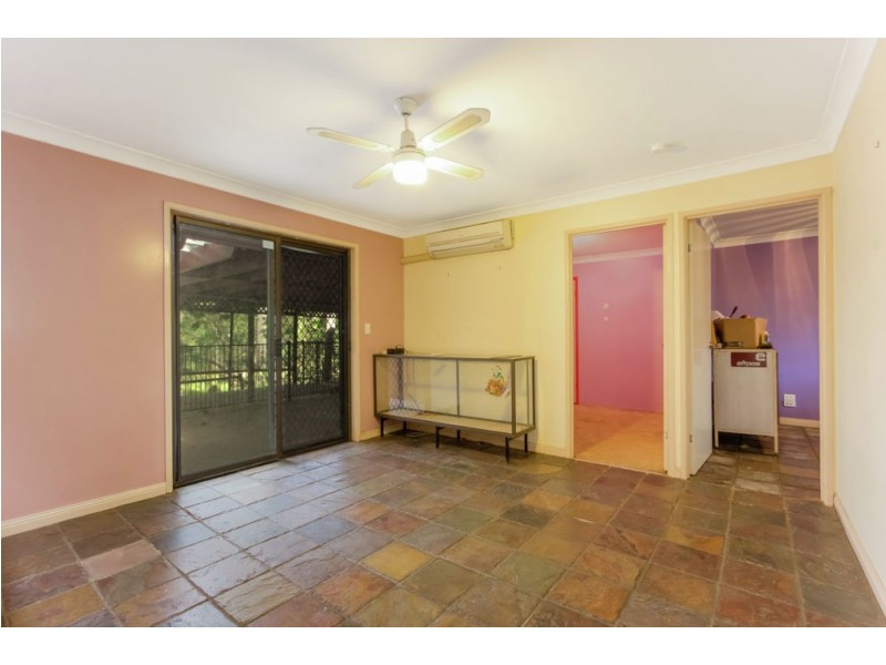 237 Old Logan Road, Camira QLD 4300