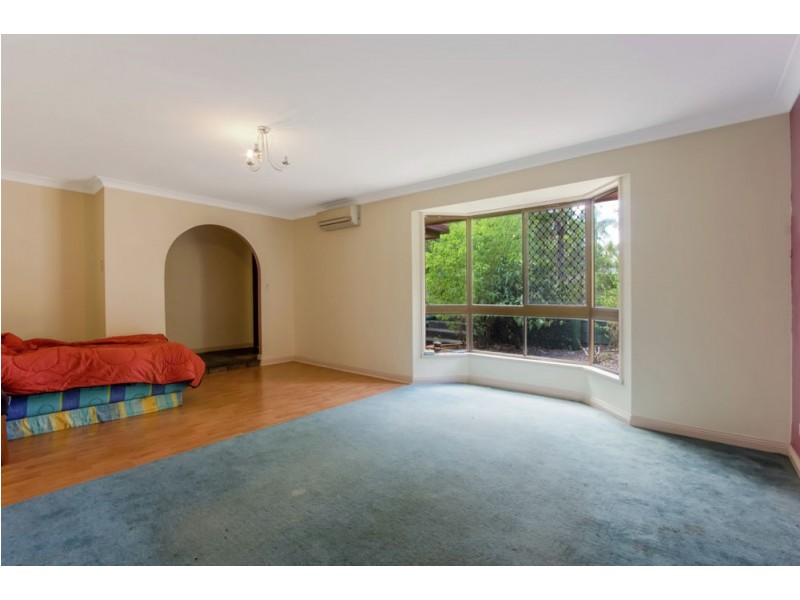 237 Old Logan Road, Camira QLD 4300