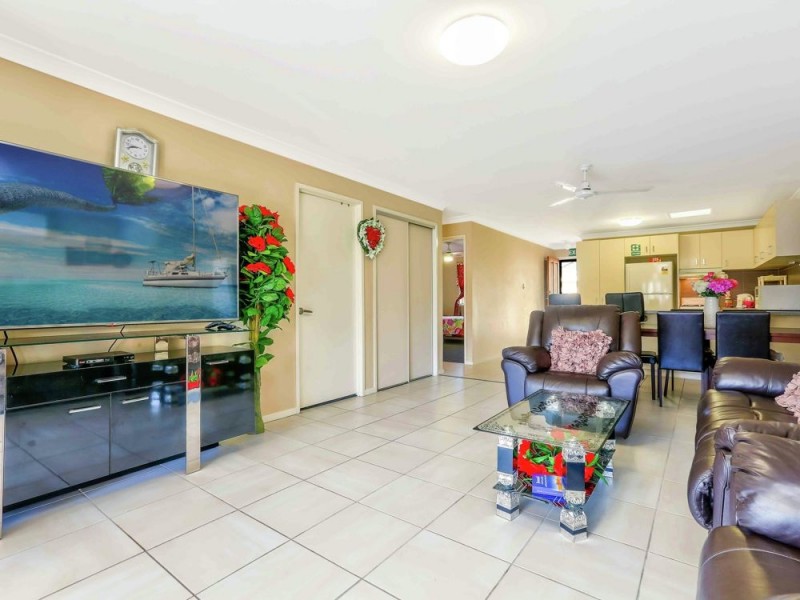6/3 Spalding Crescent, Goodna QLD 4300