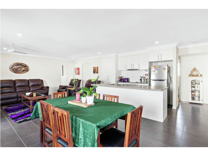 11 Dianella Street, Springfield Lakes QLD 4300