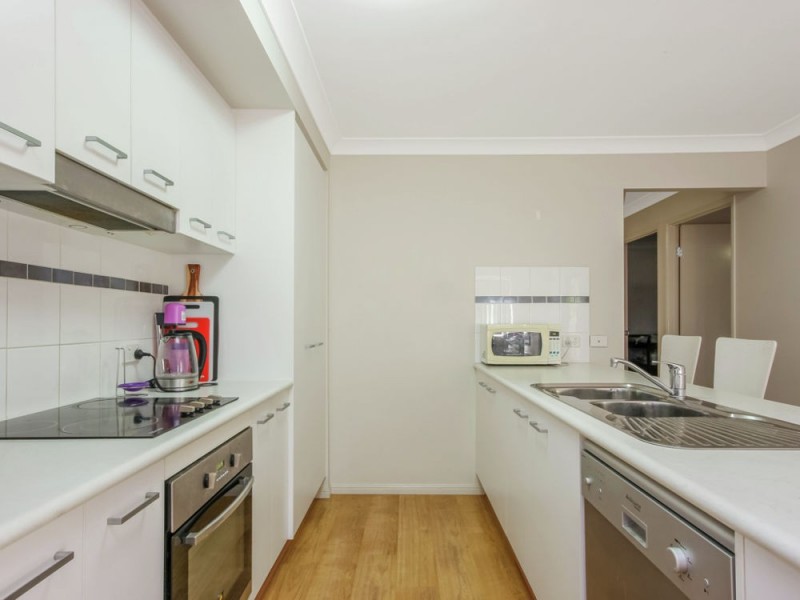 6 Heuer Close, Goodna QLD 4300