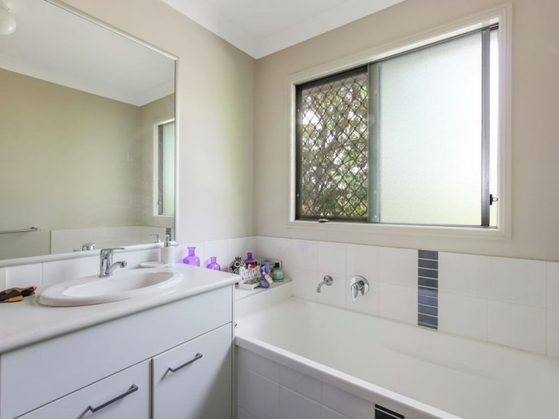 6 Heuer Close, Goodna QLD 4300