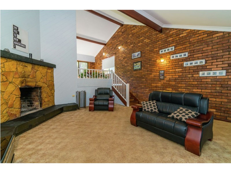 18 Surrey Road, Bellbird Park QLD 4300