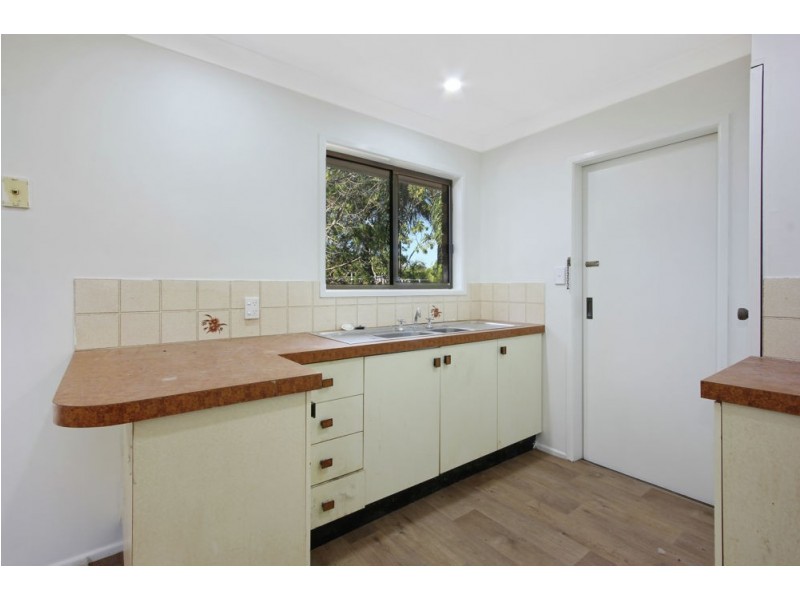 17 Emerald Drive, Regents Park QLD 4118