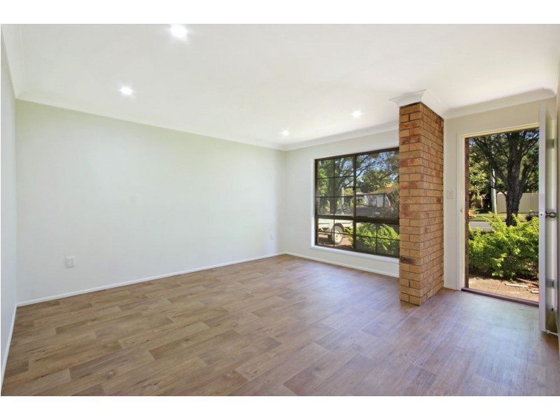 17 Emerald Drive, Regents Park QLD 4118