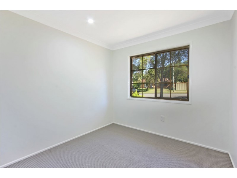 17 Emerald Drive, Regents Park QLD 4118