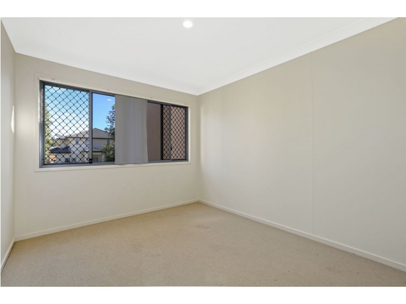 13 Creekside Drive, Springfield Lakes QLD 4300