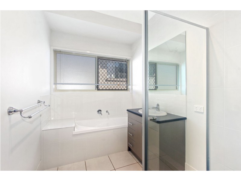 13 Shallow Bay Drive, Springfield Lakes QLD 4300