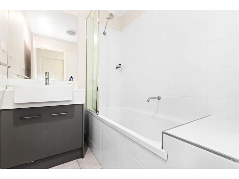 98 Lamington Dr, Redbank Plains QLD 4301