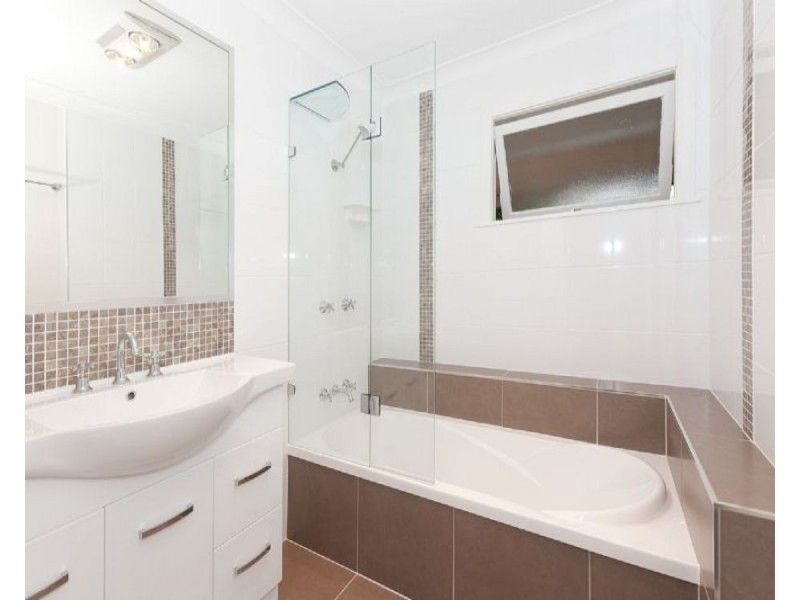 84 Hendren Street, Carina QLD 4152