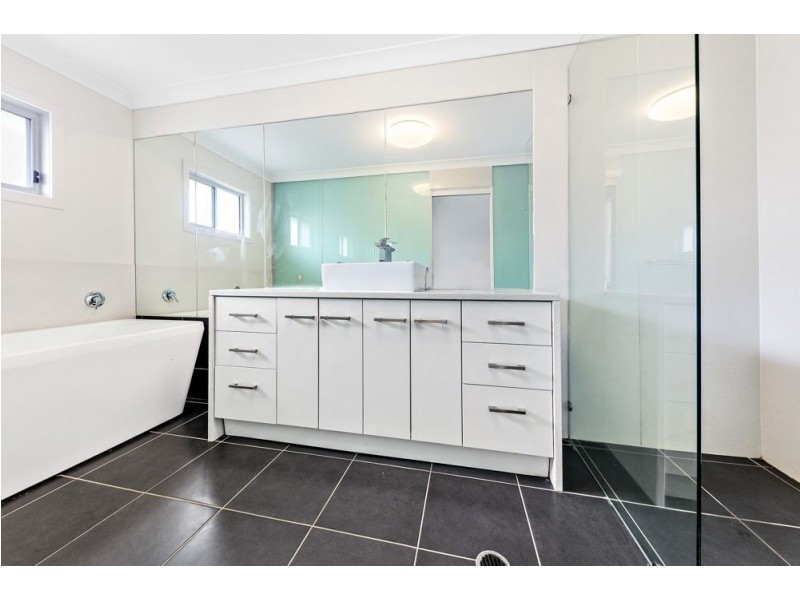 39 Cornelius Drive, Augustine Heights QLD 4300