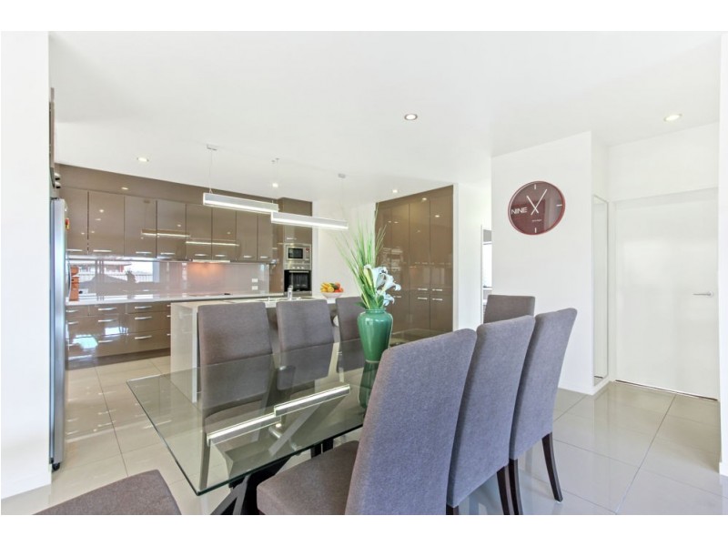 30 Highlands Terrace, Springfield Lakes QLD 4300