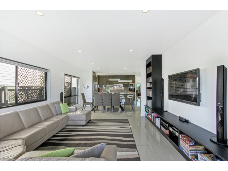 30 Highlands Terrace, Springfield Lakes QLD 4300