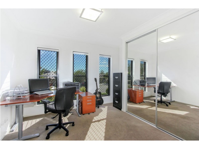 30 Highlands Terrace, Springfield Lakes QLD 4300