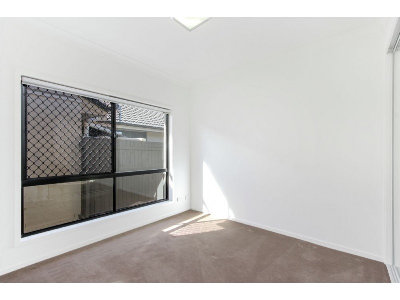 30 Highlands Terrace, Springfield Lakes QLD 4300