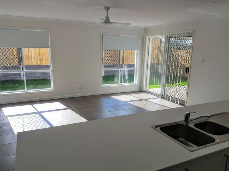 12 meadows circuit, Bellbird Park QLD 4300