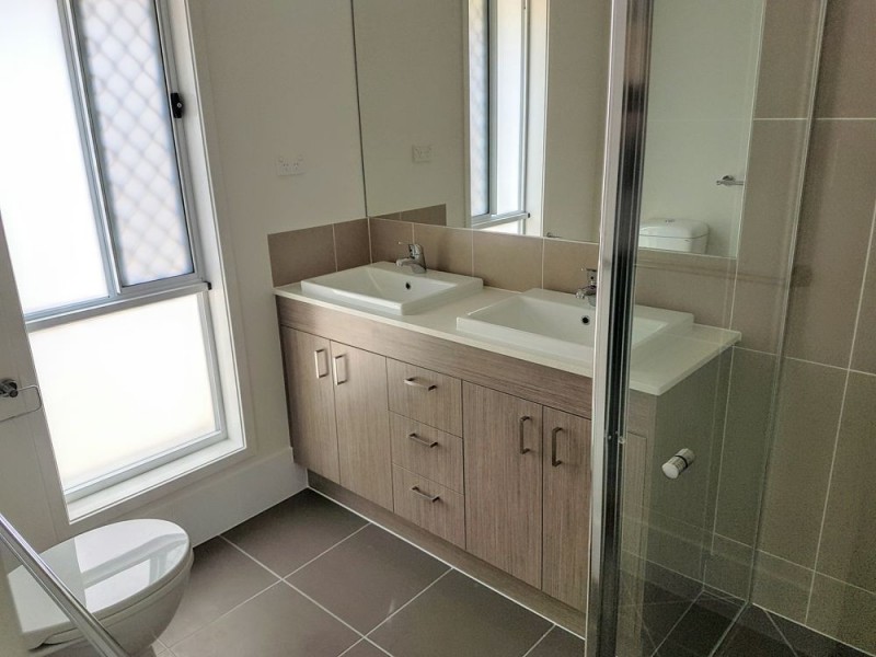 12 meadows circuit, Bellbird Park QLD 4300