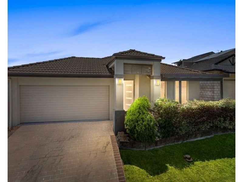 13 Lakes Entrance Drive, Springfield Lakes QLD 4300
