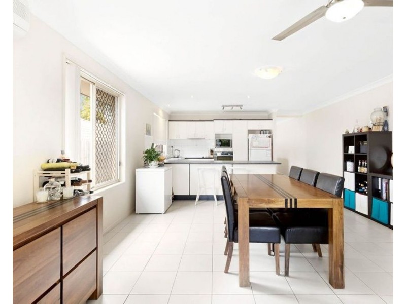 13 Lakes Entrance Drive, Springfield Lakes QLD 4300
