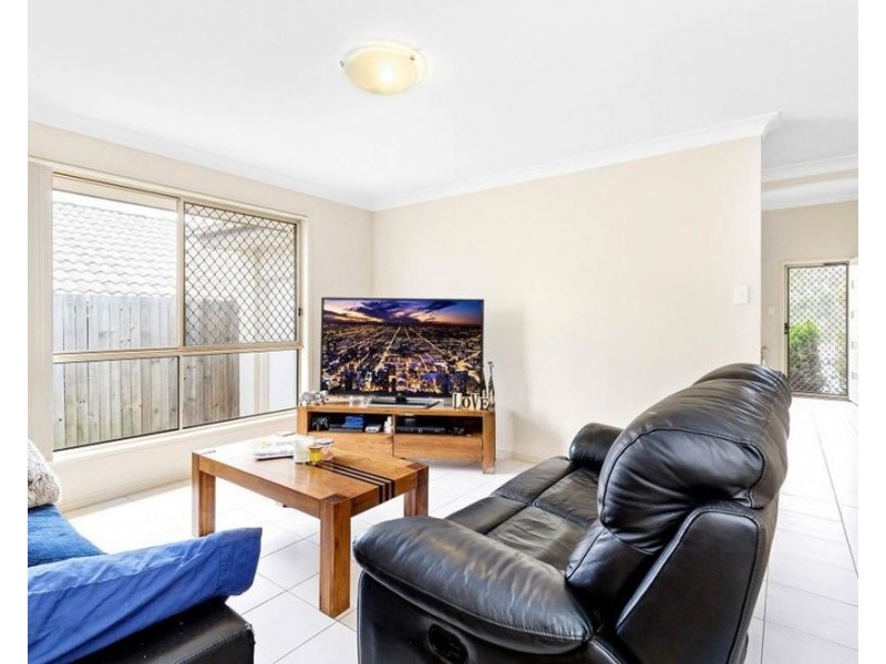 13 Lakes Entrance Drive, Springfield Lakes QLD 4300