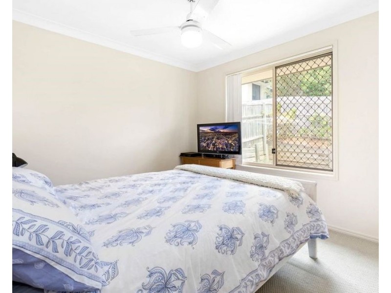 13 Lakes Entrance Drive, Springfield Lakes QLD 4300