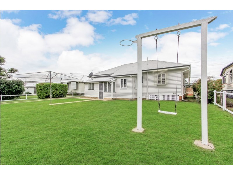 12 Booval Street, Booval QLD 4304