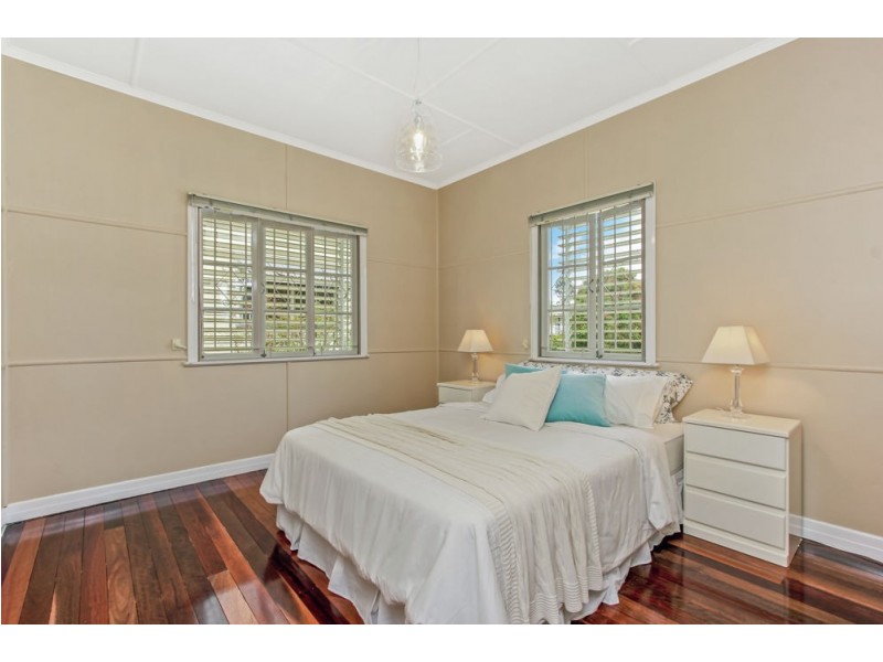 12 Booval Street, Booval QLD 4304