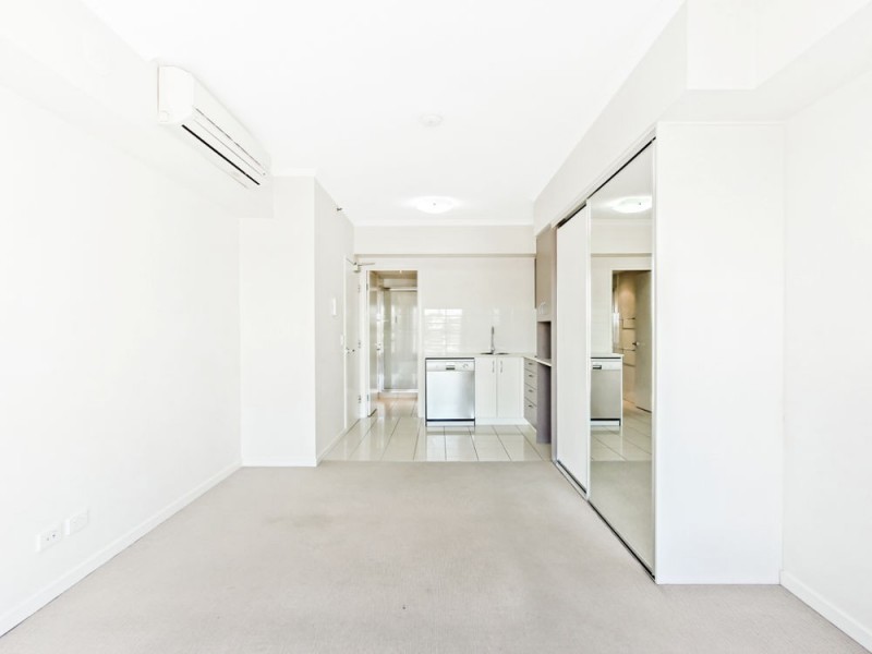 1208b/1 West St, Woodend QLD 4305