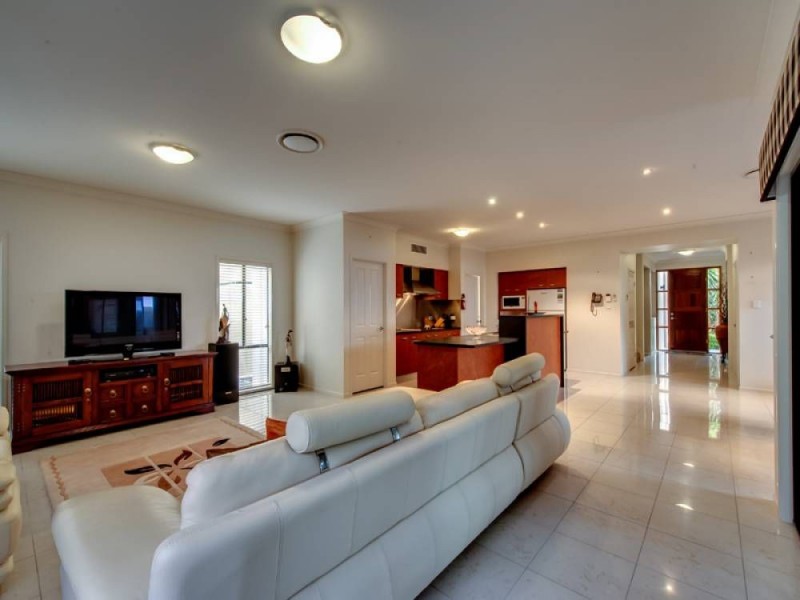 14 Ash Avenue, Springfield Lakes QLD 4300