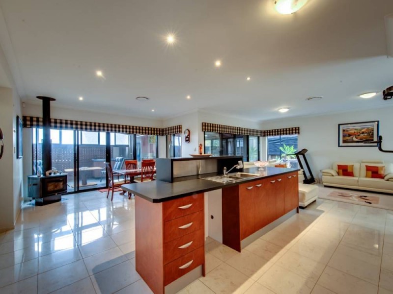 14 Ash Avenue, Springfield Lakes QLD 4300