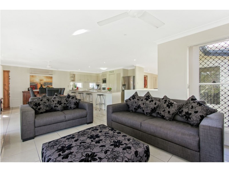 5 Waterside Drive, Springfield Lakes QLD 4300