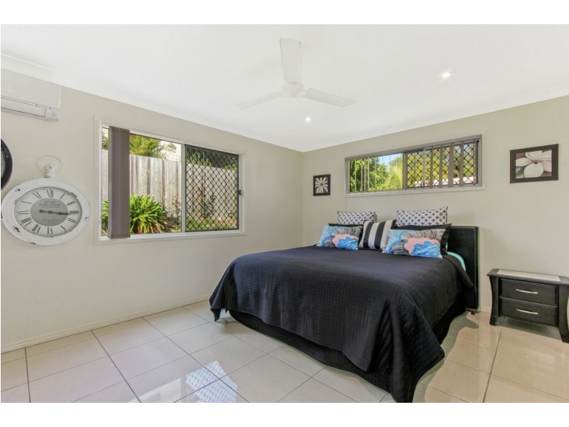 5 Waterside Drive, Springfield Lakes QLD 4300