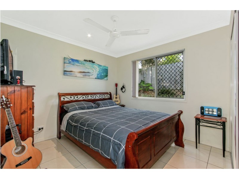 5 Waterside Drive, Springfield Lakes QLD 4300