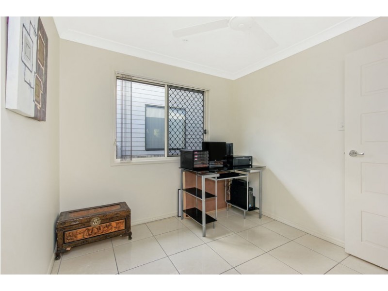 5 Waterside Drive, Springfield Lakes QLD 4300