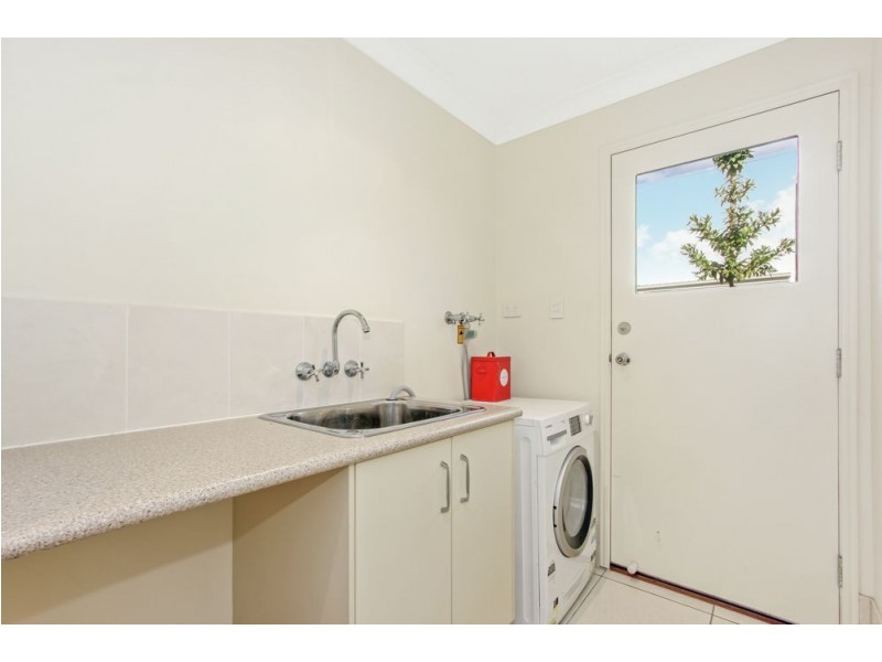 5 Waterside Drive, Springfield Lakes QLD 4300