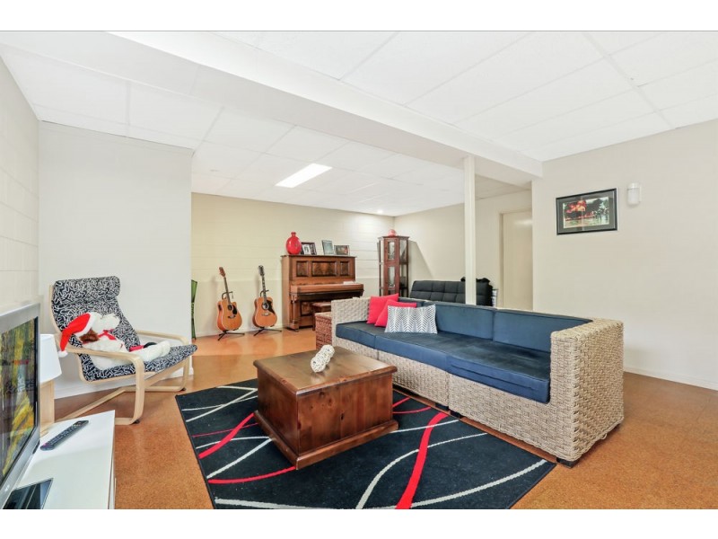 60 Cairns Road, Camira QLD 4300