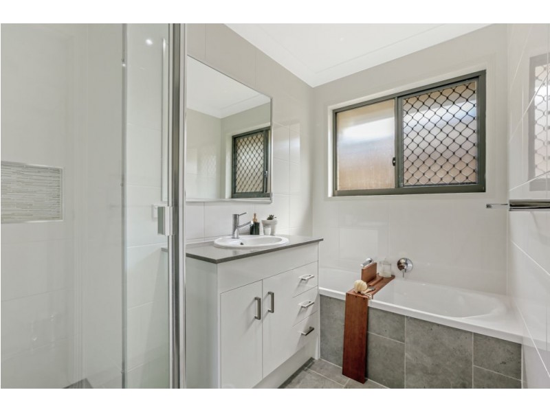 30 Rosemary Street, Deebing Heights QLD 4306