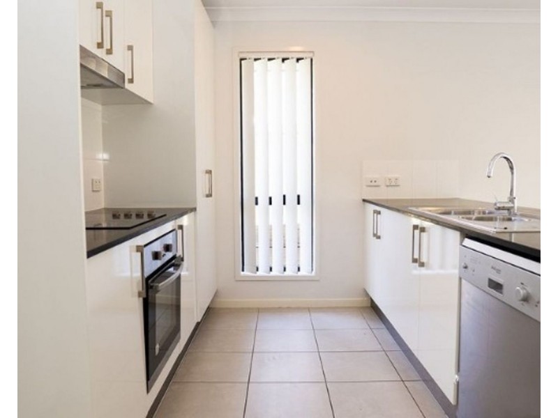 35 Basil Street, Springfield Lakes QLD 4300