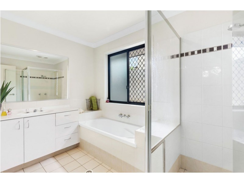 9 Wanderer Crescent, Springfield Lakes QLD 4300