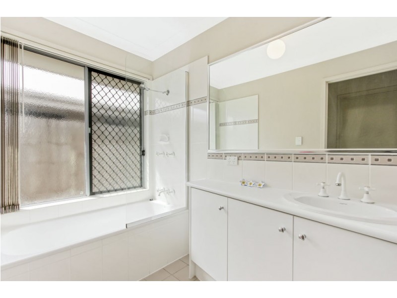 20 Greenleaf Avenue, Springfield Lakes QLD 4300