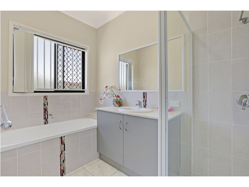 28 Parkview Drive, Springfield Lakes QLD 4300