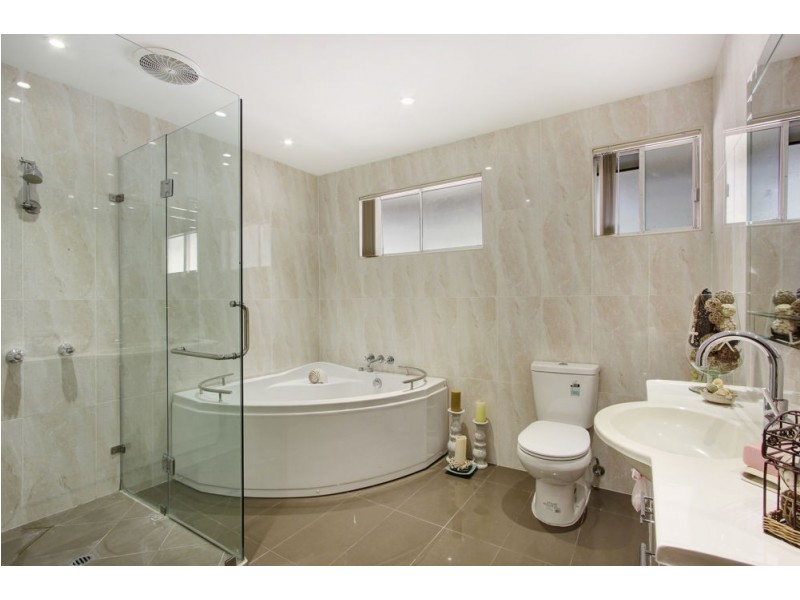 25 Dale Road, Camira QLD 4300