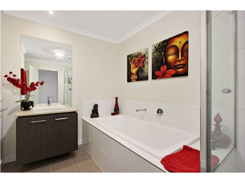 7 Carnarvon Avenue, Springfield Lakes QLD 4300