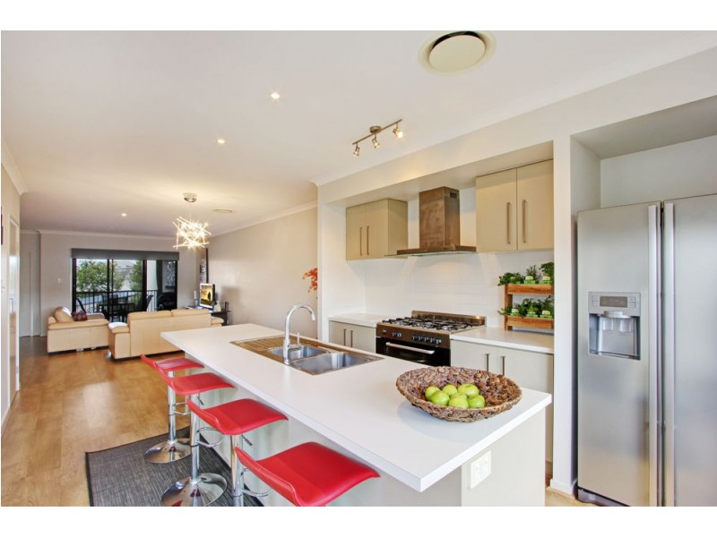 11 Hyde Avenue, Springfield Lakes QLD 4300